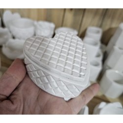 PIEZAS DE CEMENTO COFRE CORAZON CON TAPA